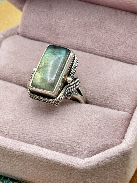 Vintage STERLING Labradorite RING  SIZE 7.5 Estate Find