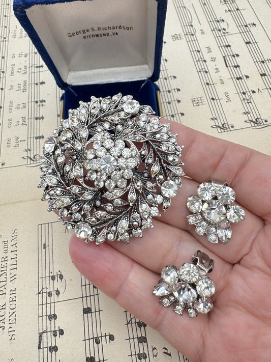 Large VINTAGE STYLE Silvertone Clear Rhinestone Brooch & Vintage Earrings Set