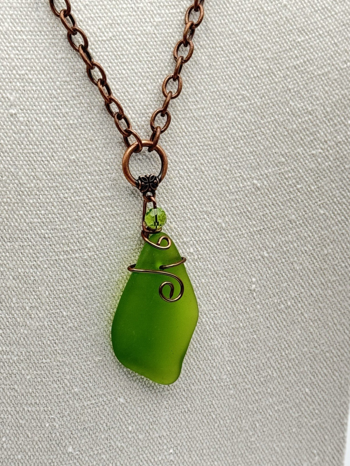 Costume Necklace Coppertone  23” Mixed Media Beads Pendant