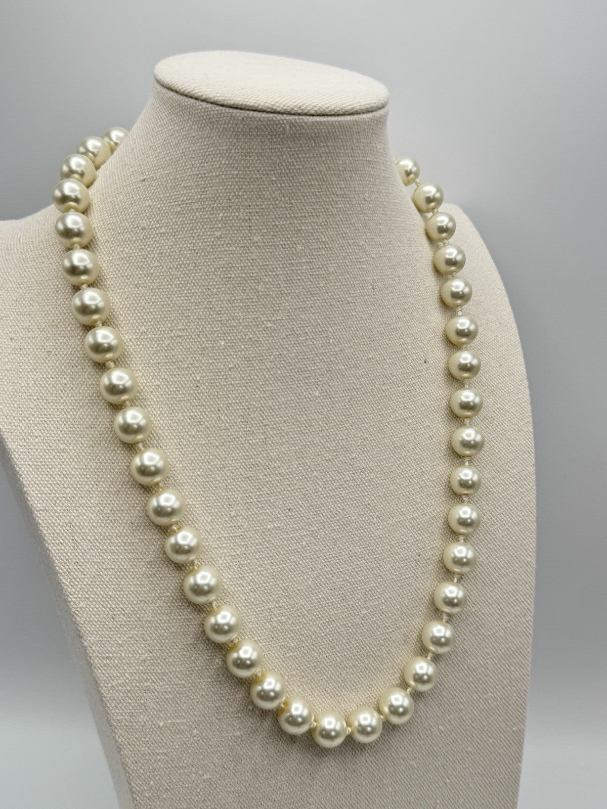 Vintage Faux Pearl Necklace 28”l