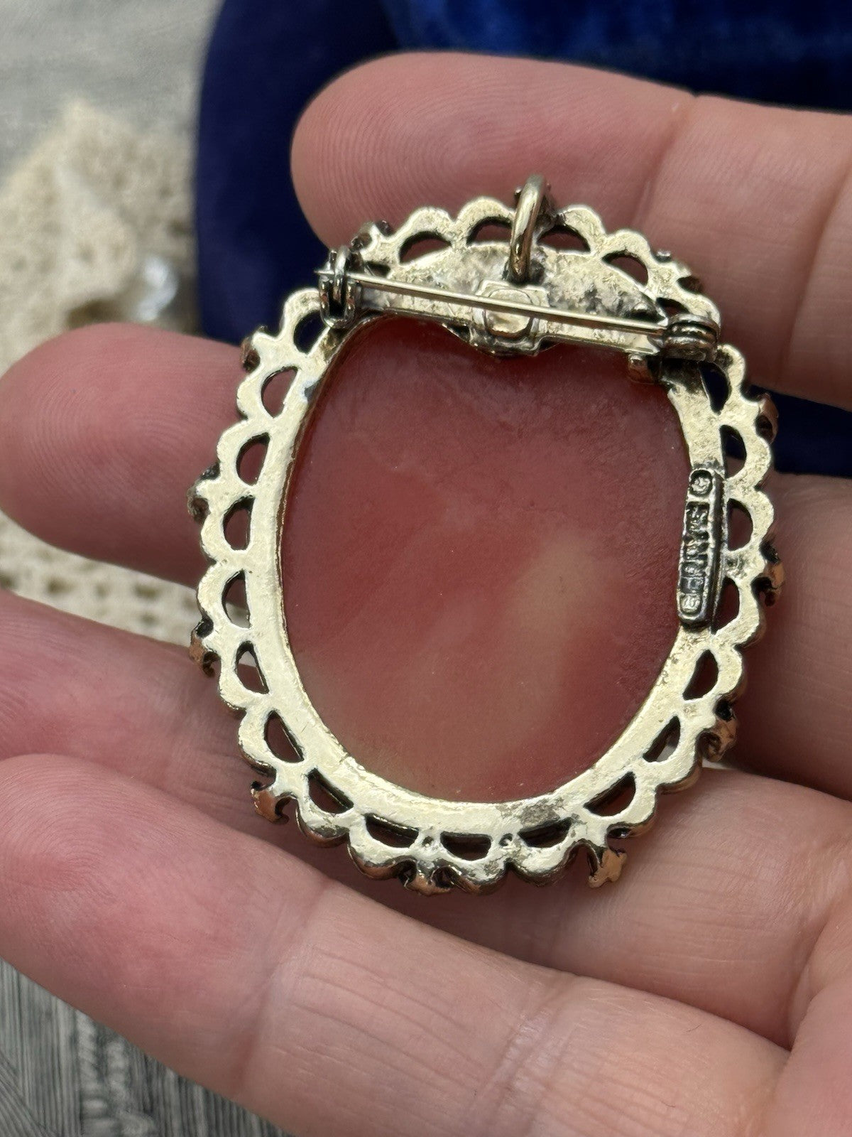 Vintage Faux Cameo Brooch Pendant RESIN - ESTATE FIND