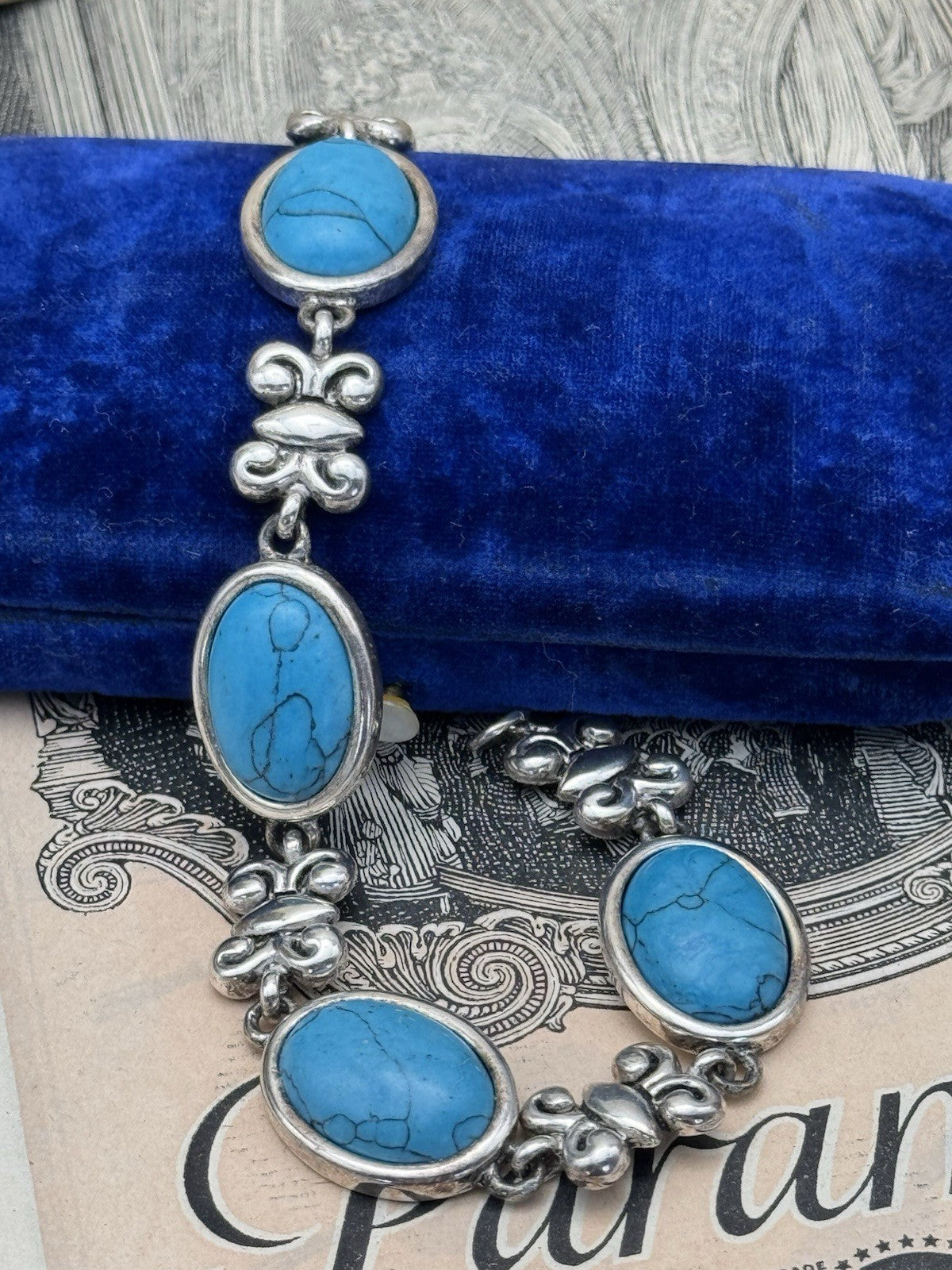 Vintage Silvertone Faux Turquoise Bracelet 7.75” ESTATE FIND