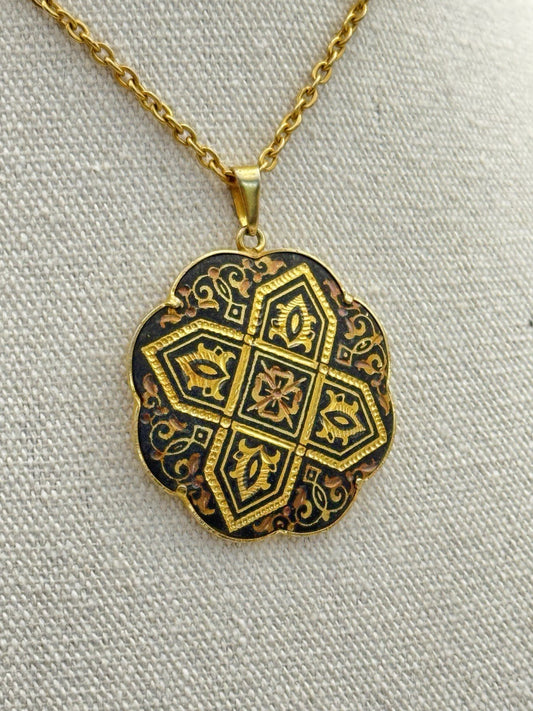 Vintage Damascene Black Goldtone Pendant Necklace 23”l