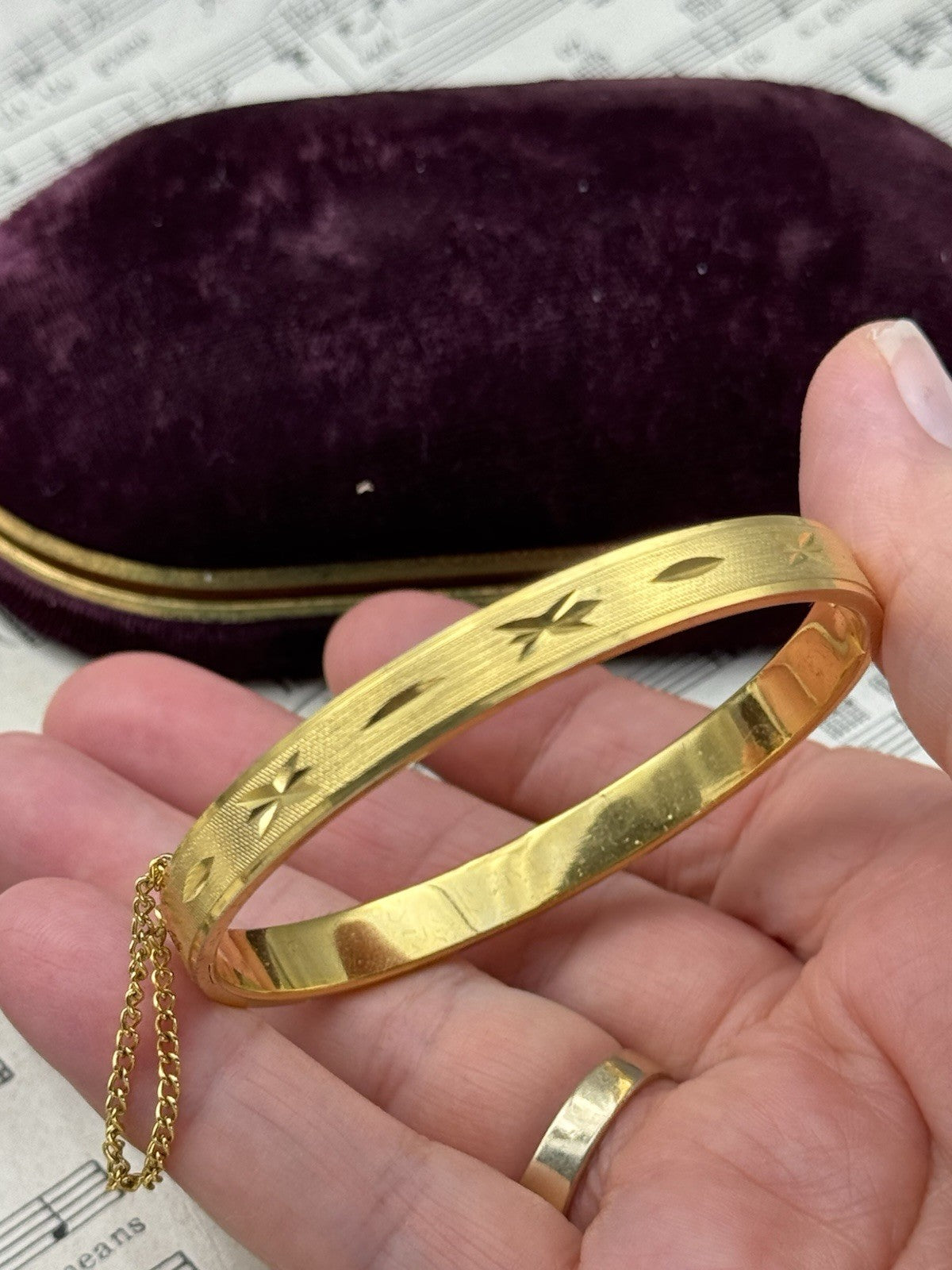 Vintage Goldtone Hinged Bangle Bracelet Geometric Design 7”+ SAFETY