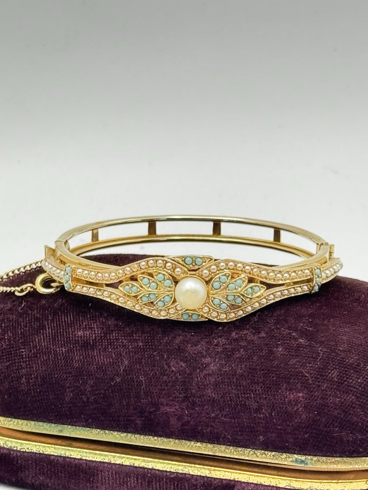 Vintage ANTIQUE STYLE Goldtone Bangle Bracelet Faux Pearls & Faux Turquoise 6.5”