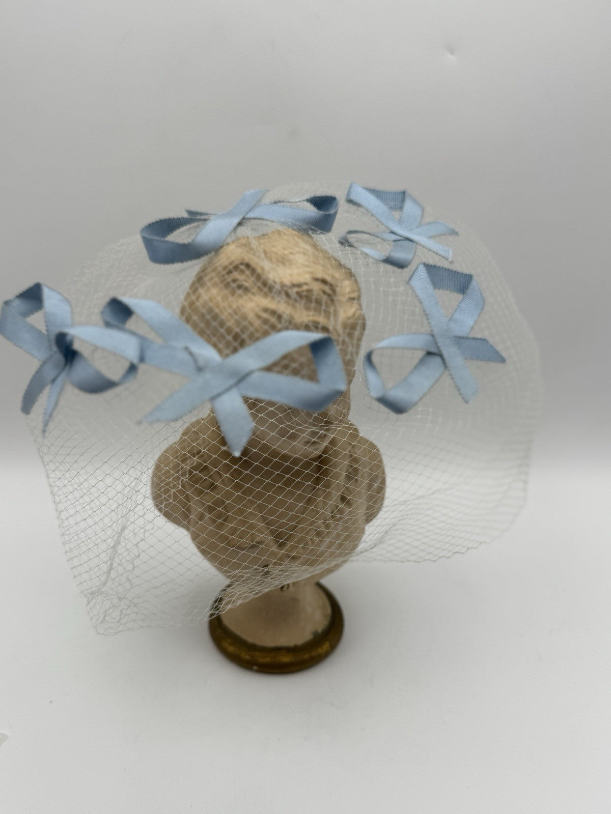 1960s Glamour Veil Powder Blue Bows Ca.10”