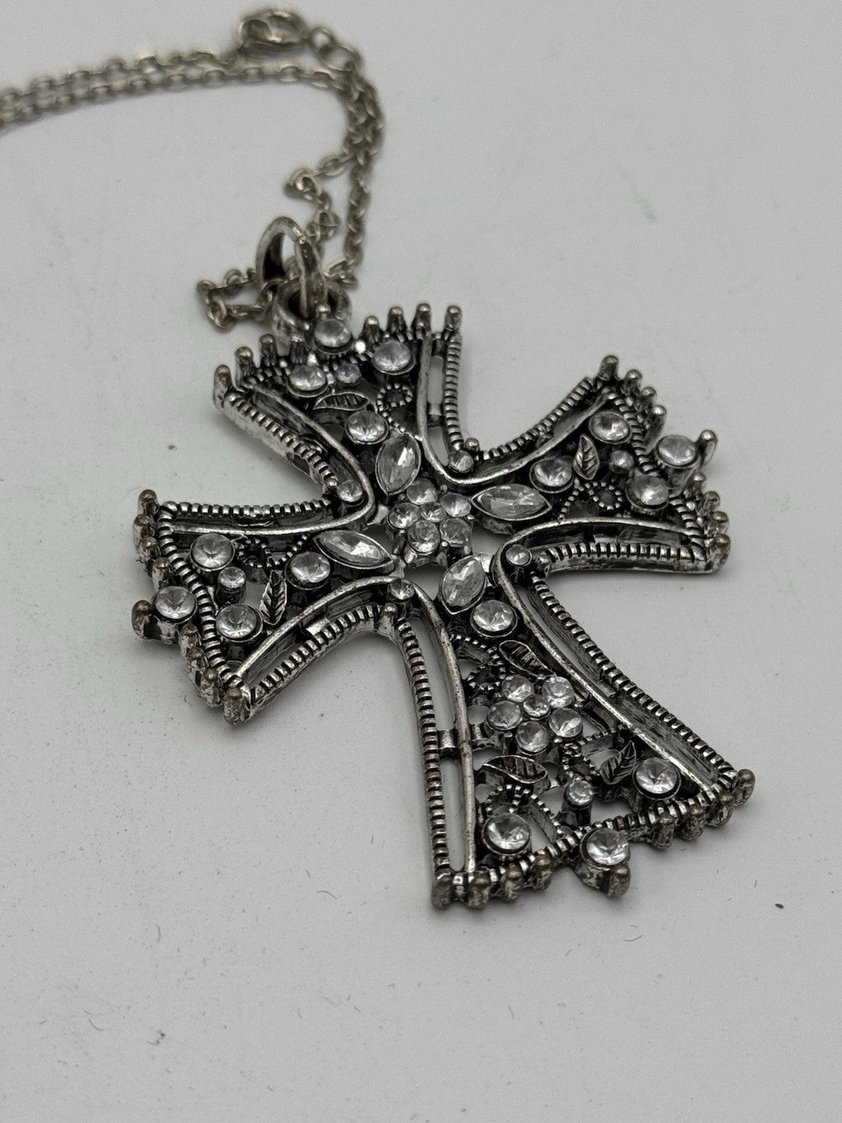Vintage Cross Clear Rhinestone Silvertone Pendant on 18” Chain