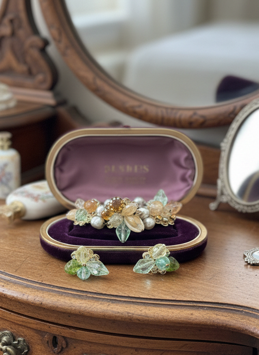 Vintage Pastel Green Goldtone Demi Parure Bracelet 6”+ Earrings Clip-on