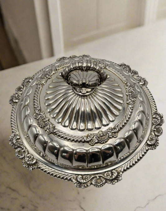 Antique Meriden Silver Soldered Covered Vegetable Dish 10” Eagle Mark