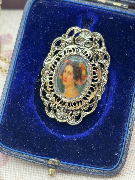 Cameo Portrait Brooch Pendant Vintage Gold Tone Signed Gerry’s 1.57” x 1.18”