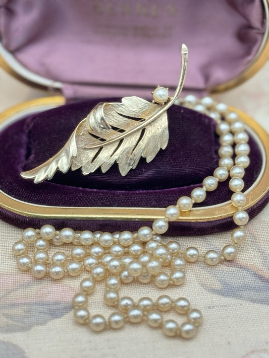 Vintage Jewelry Set Faux Pearl Necklace 26” & Lee Co Goldtone Leaf Brooch
