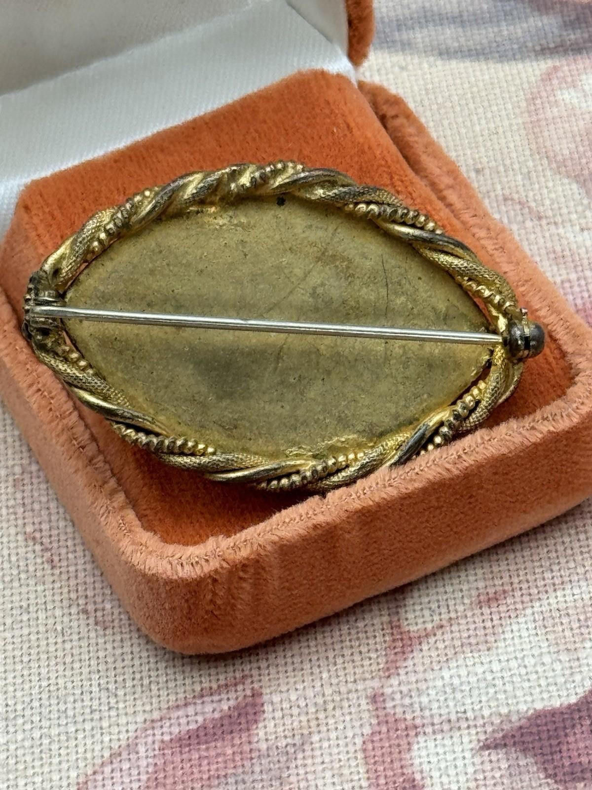 Vintage Brooch Orange Glass Cabochon Goldtone Rope Twist Frame 1930s