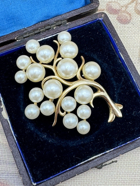 Vintage Brooch Faux Pearl Cluster Grapevine Goldtone MCM  2”