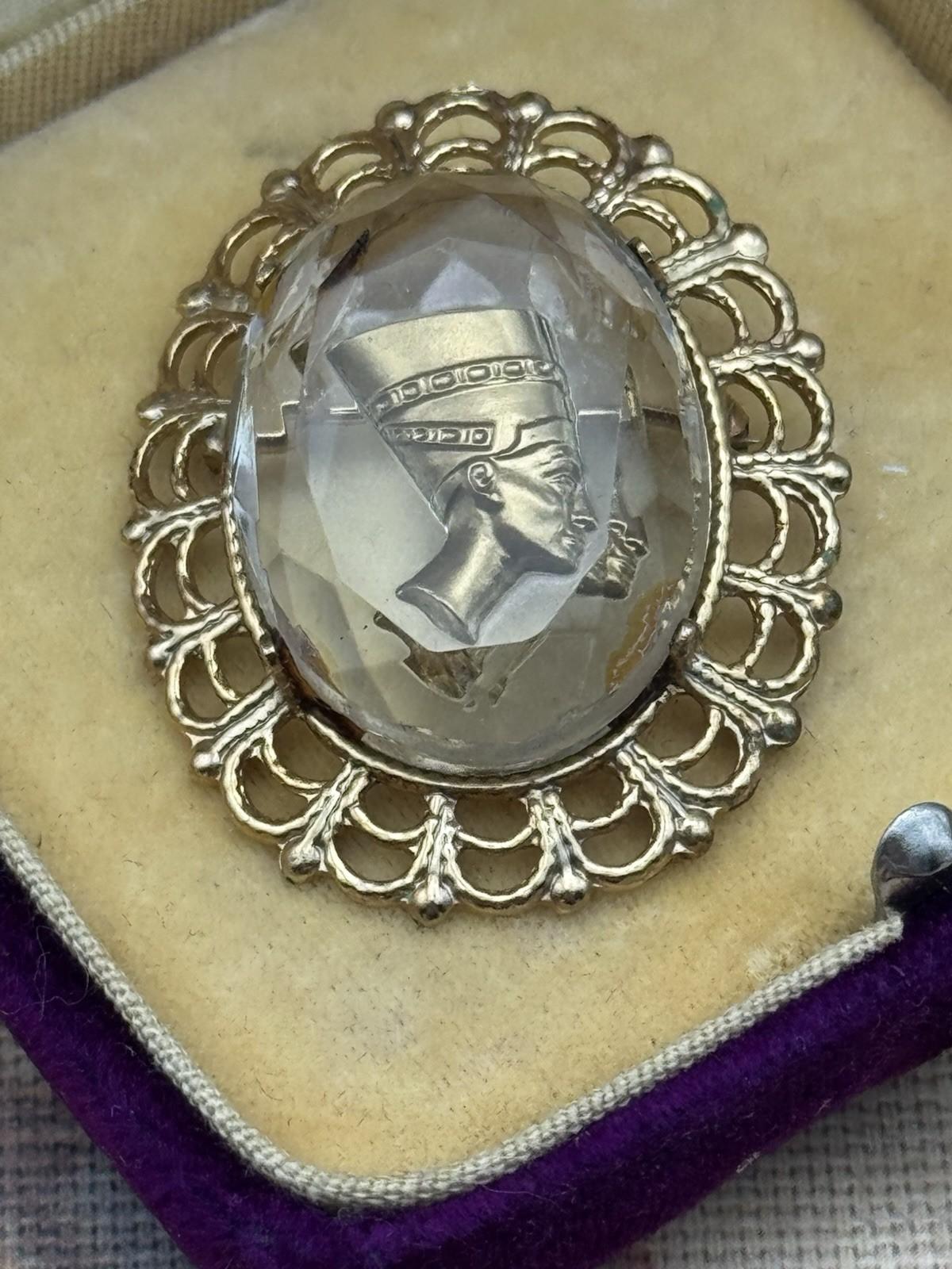 Intaglio Glass Cameo Brooch Nefertiti Profile Goldtone Egyptian Revival VINTAGE