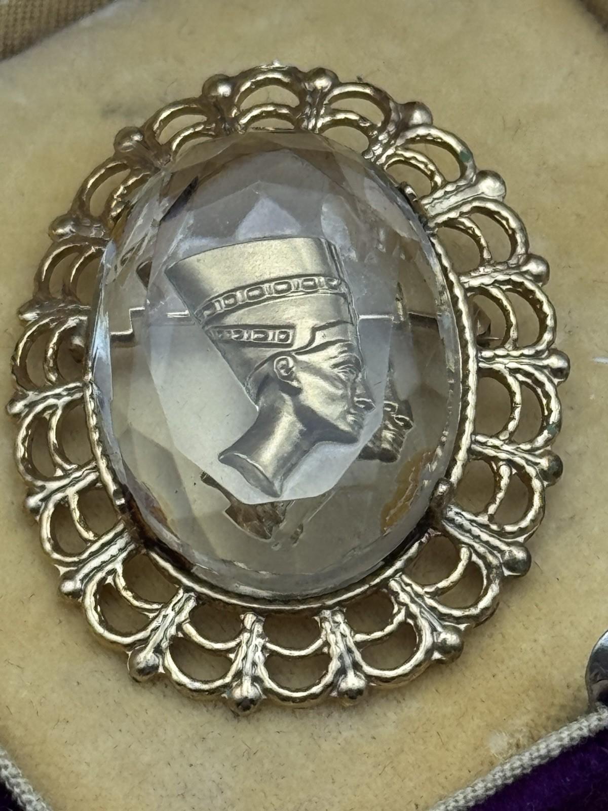 Intaglio Glass Cameo Brooch Nefertiti Profile Goldtone Egyptian Revival VINTAGE