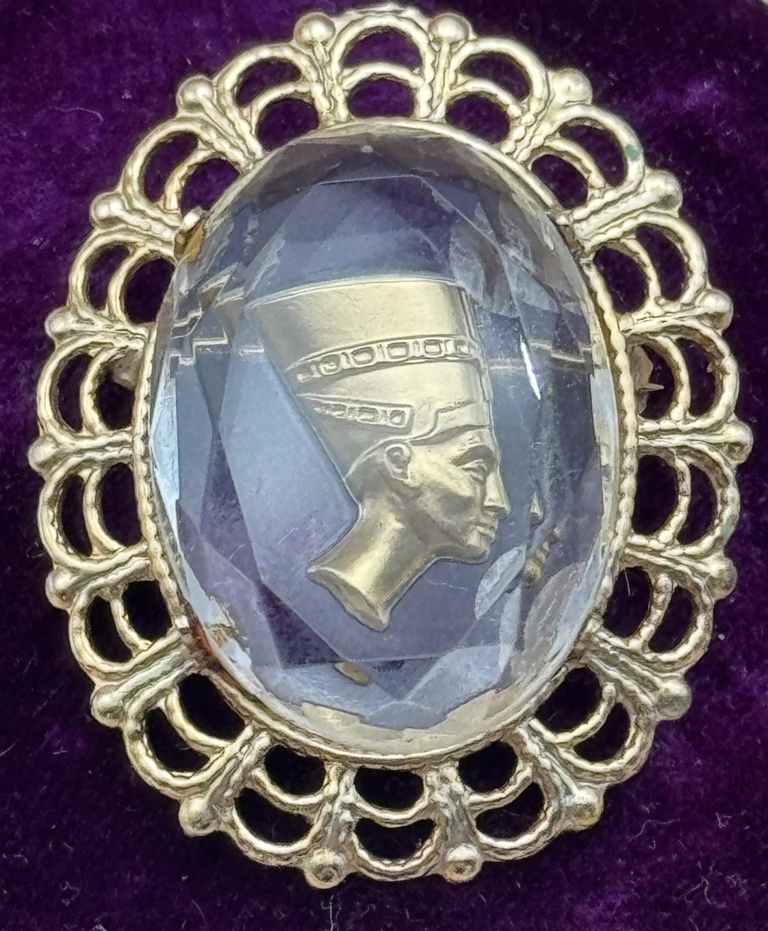 Intaglio Glass Cameo Brooch Nefertiti Profile Goldtone Egyptian Revival VINTAGE
