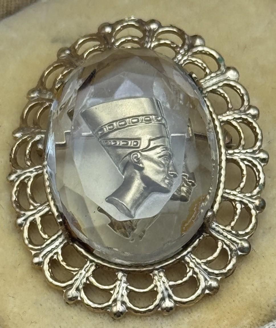 Intaglio Glass Cameo Brooch Nefertiti Profile Goldtone Egyptian Revival VINTAGE