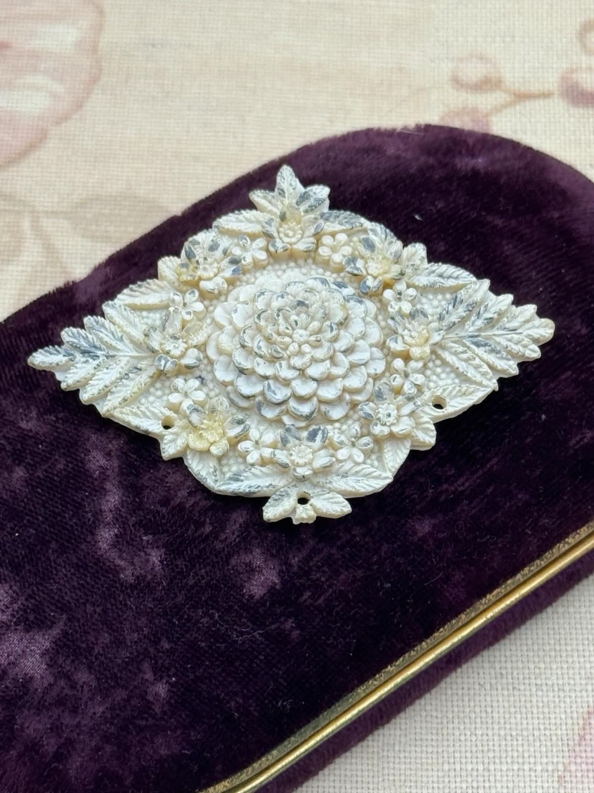 Vintage Brooch Early Plastics Floral Carved Chrysanthemum Flower Pin 2.5”