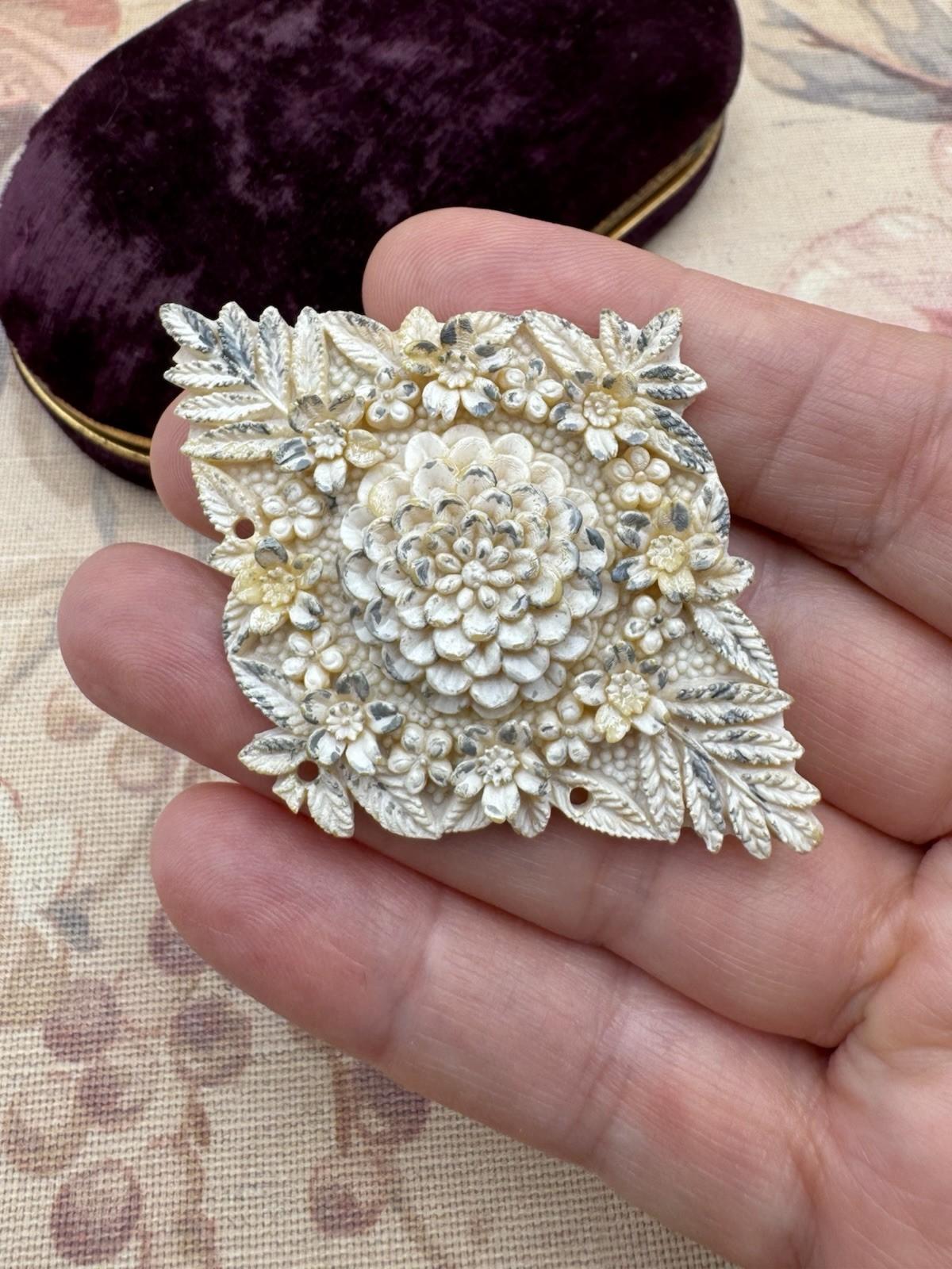 Vintage Brooch Early Plastics Floral Carved Chrysanthemum Flower Pin 2.5”