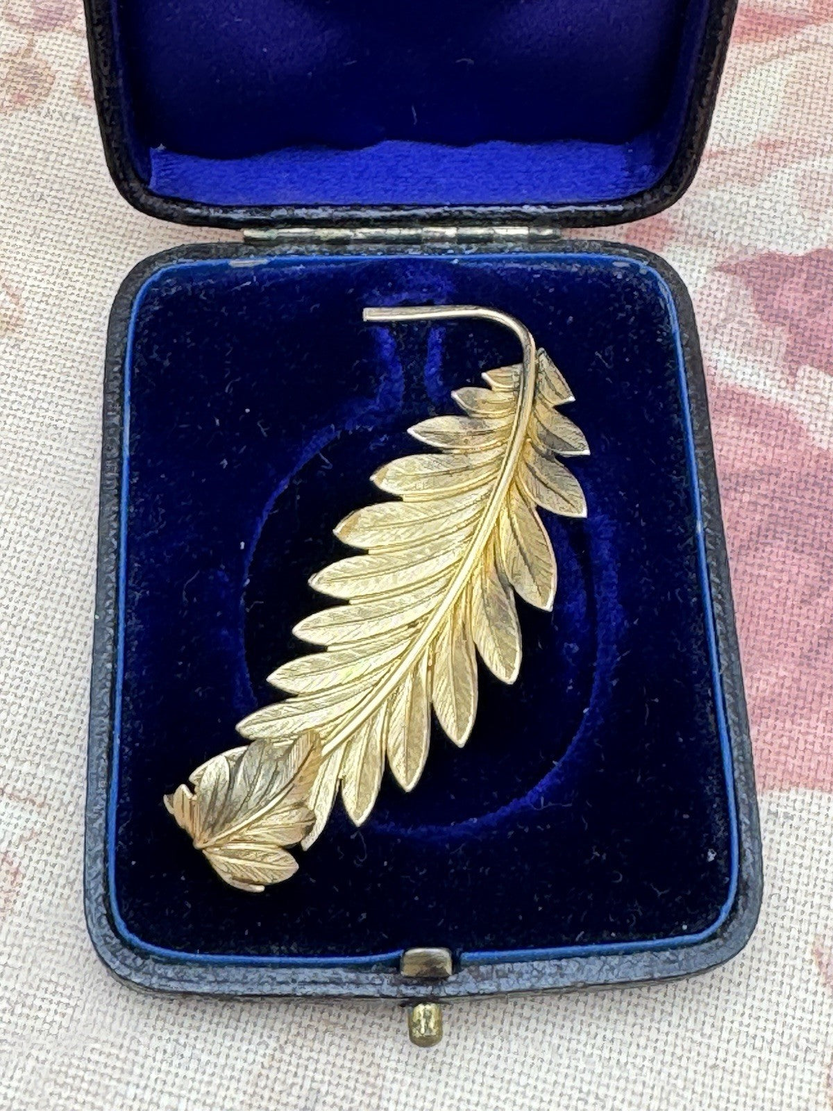 Vintage Welle 14K Gold Filled Leaf Brooch Pin – 2.25”