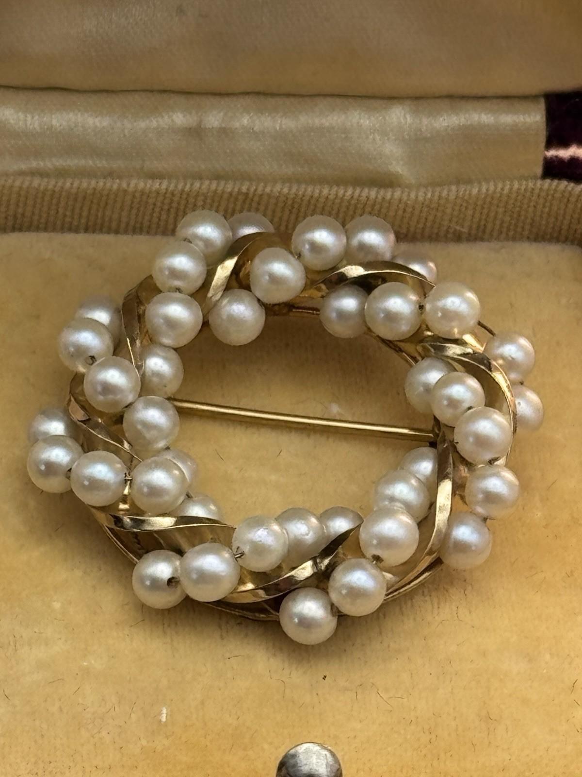 Vintage Winard 12K Gold Filled Faux Pearl Circle Brooch Pin