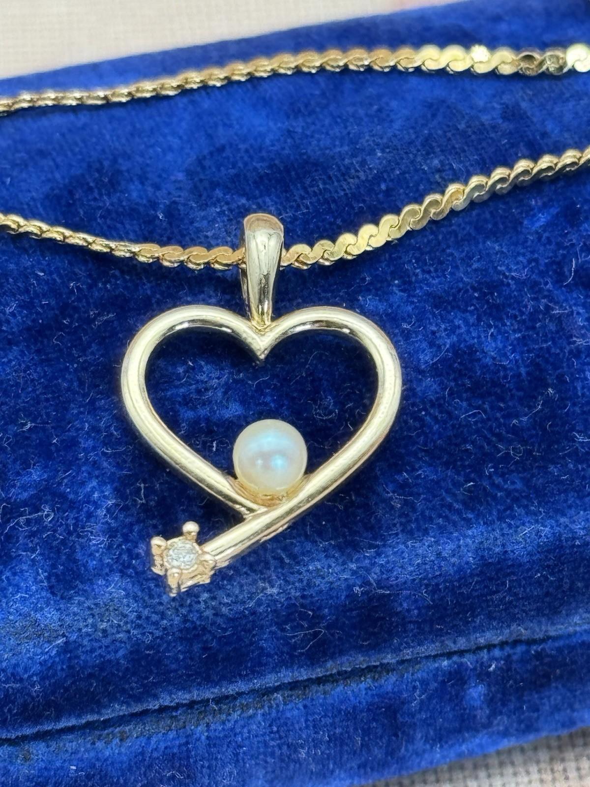 Vintage Necklace Heart Pendant with Pearl & Sparkling Accent Gold-Tone