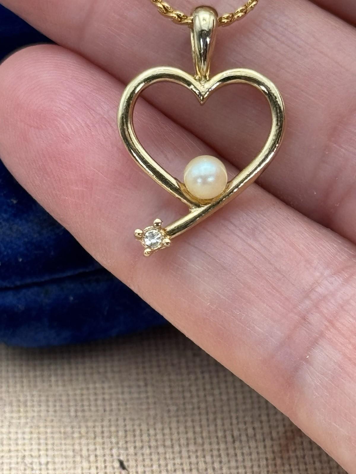 Vintage Necklace Heart Pendant with Pearl & Sparkling Accent Gold-Tone