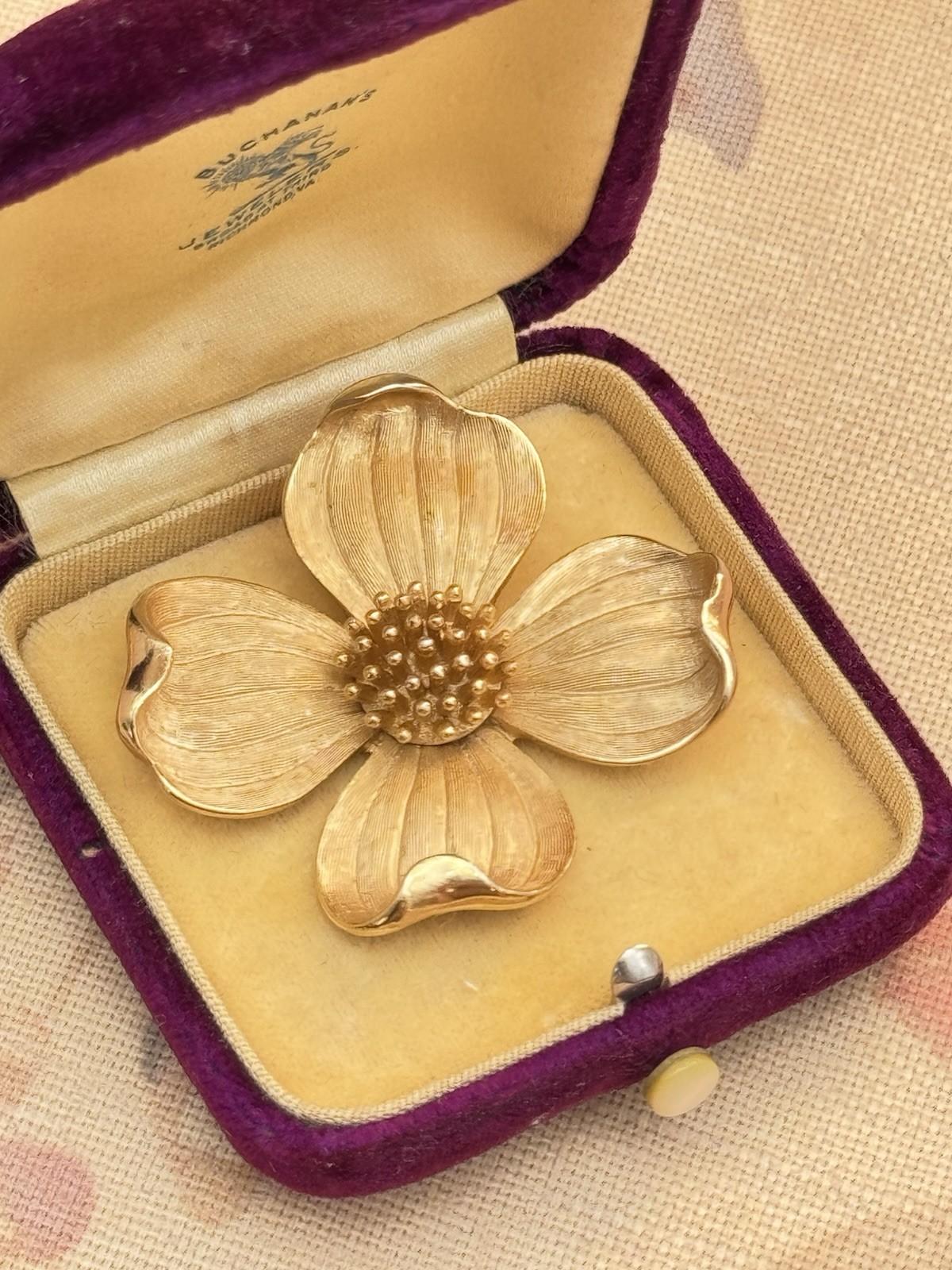 Vintage Signed Trifari Gold Tone Dogwood Flower Brooch