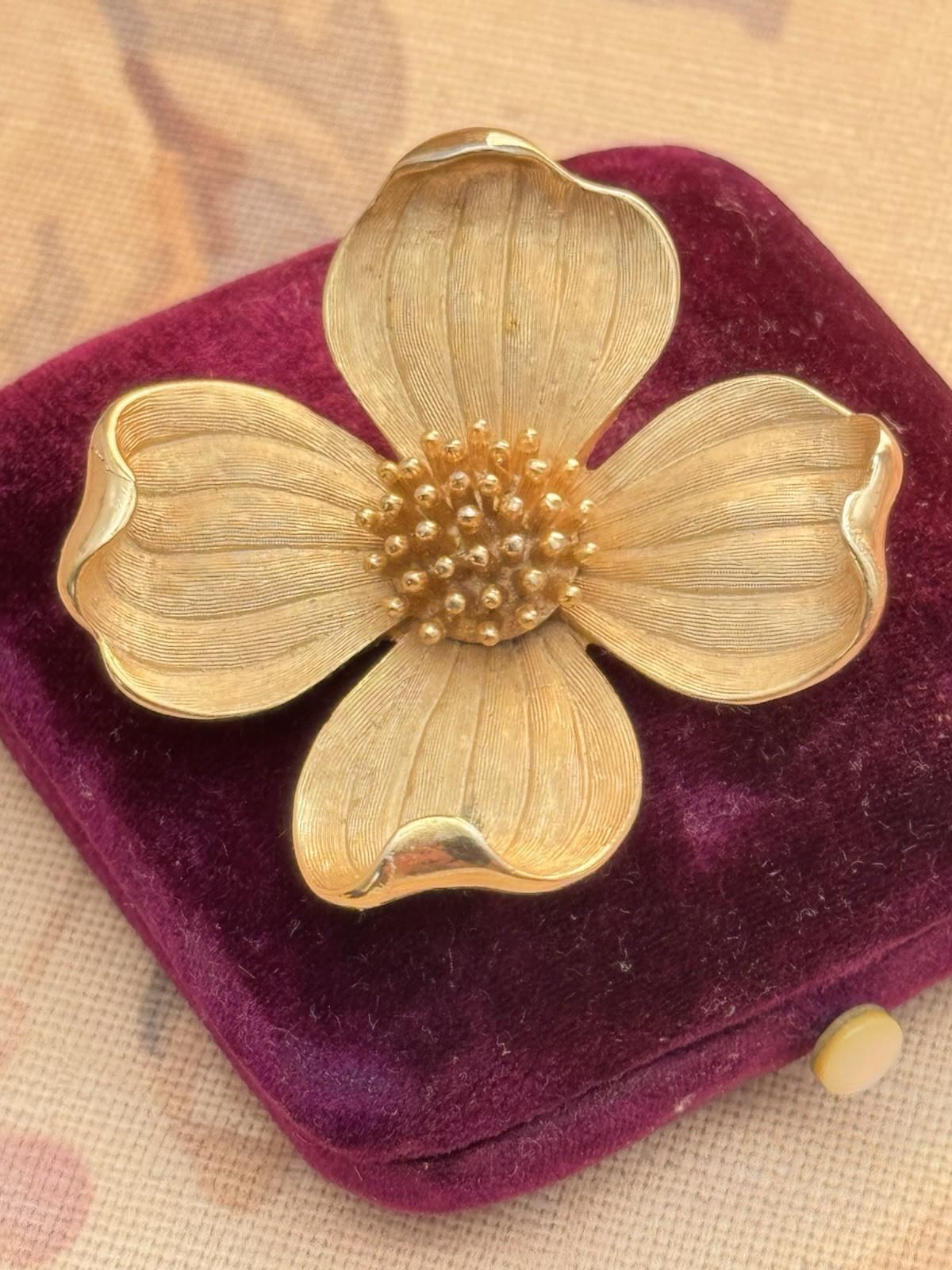 Vintage Signed Trifari Gold Tone Dogwood Flower Brooch