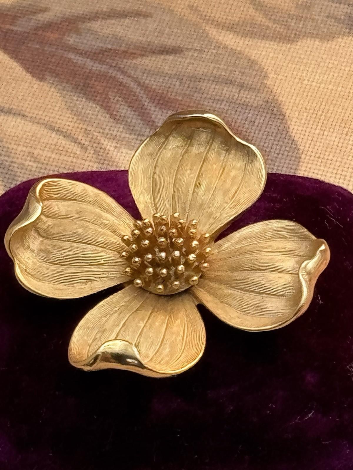 Vintage Signed Trifari Gold Tone Dogwood Flower Brooch