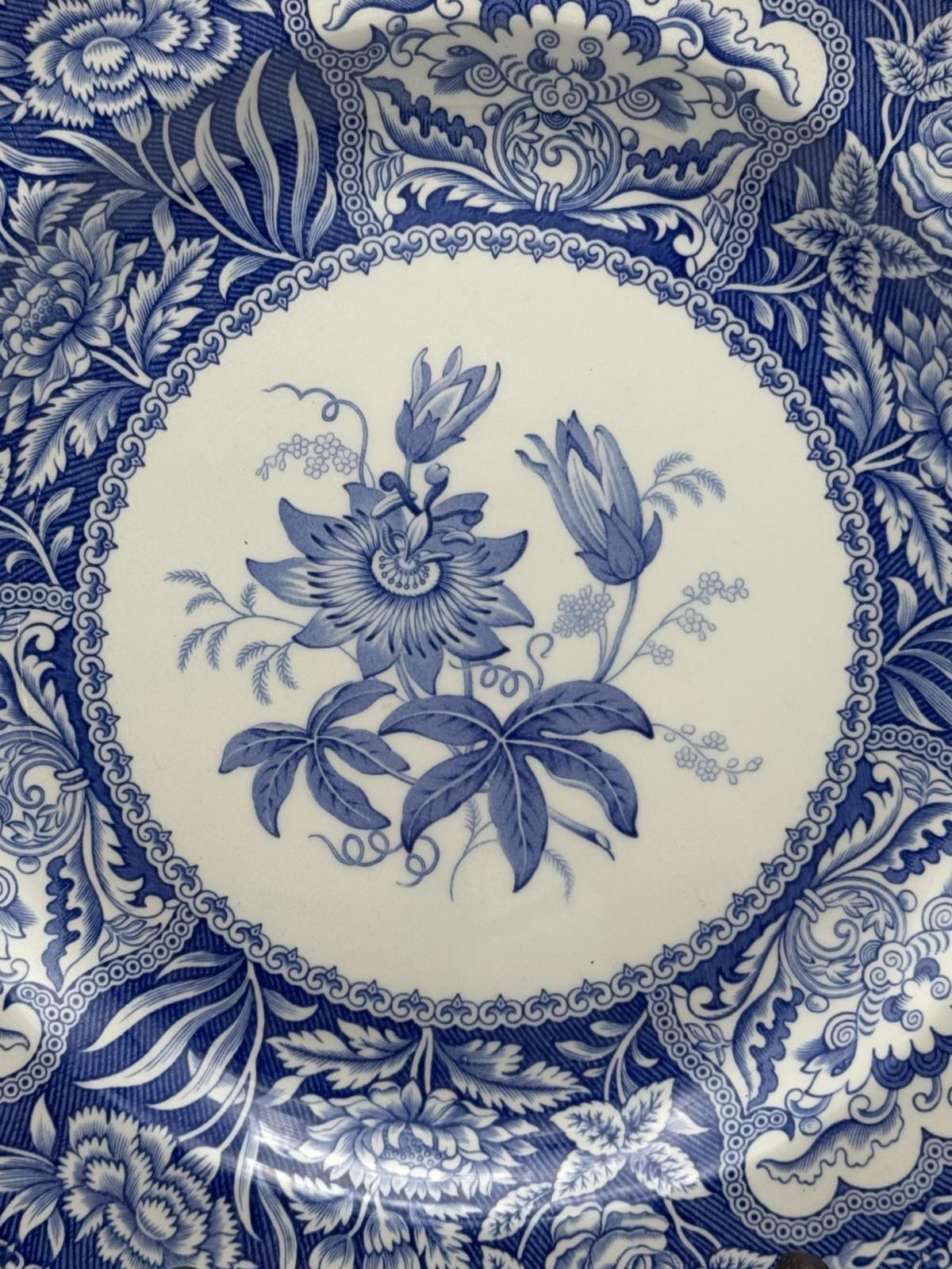 Spode Blue Room Collection Floral Plate 10.43 inch Diameter England