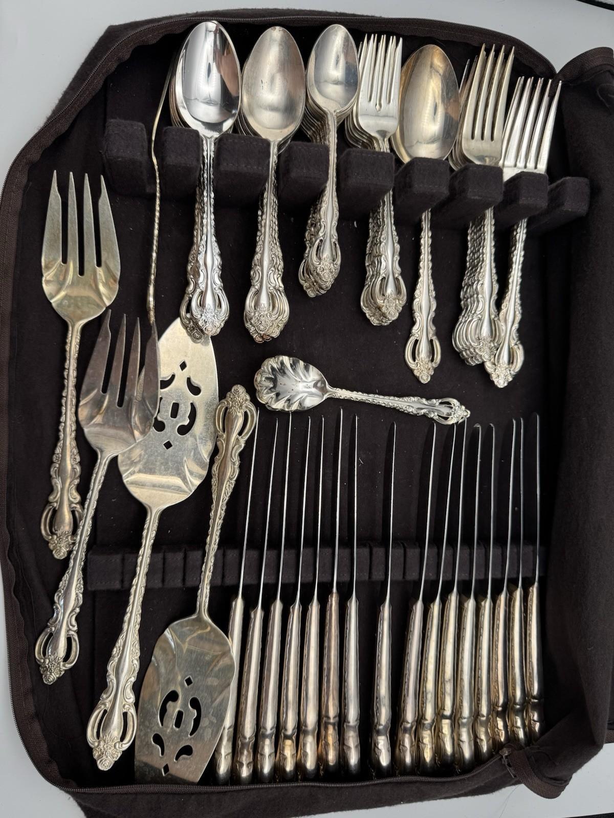 74 Pcs Countess International Silver 1969 Silverplate Flatware Set Cloth Case
