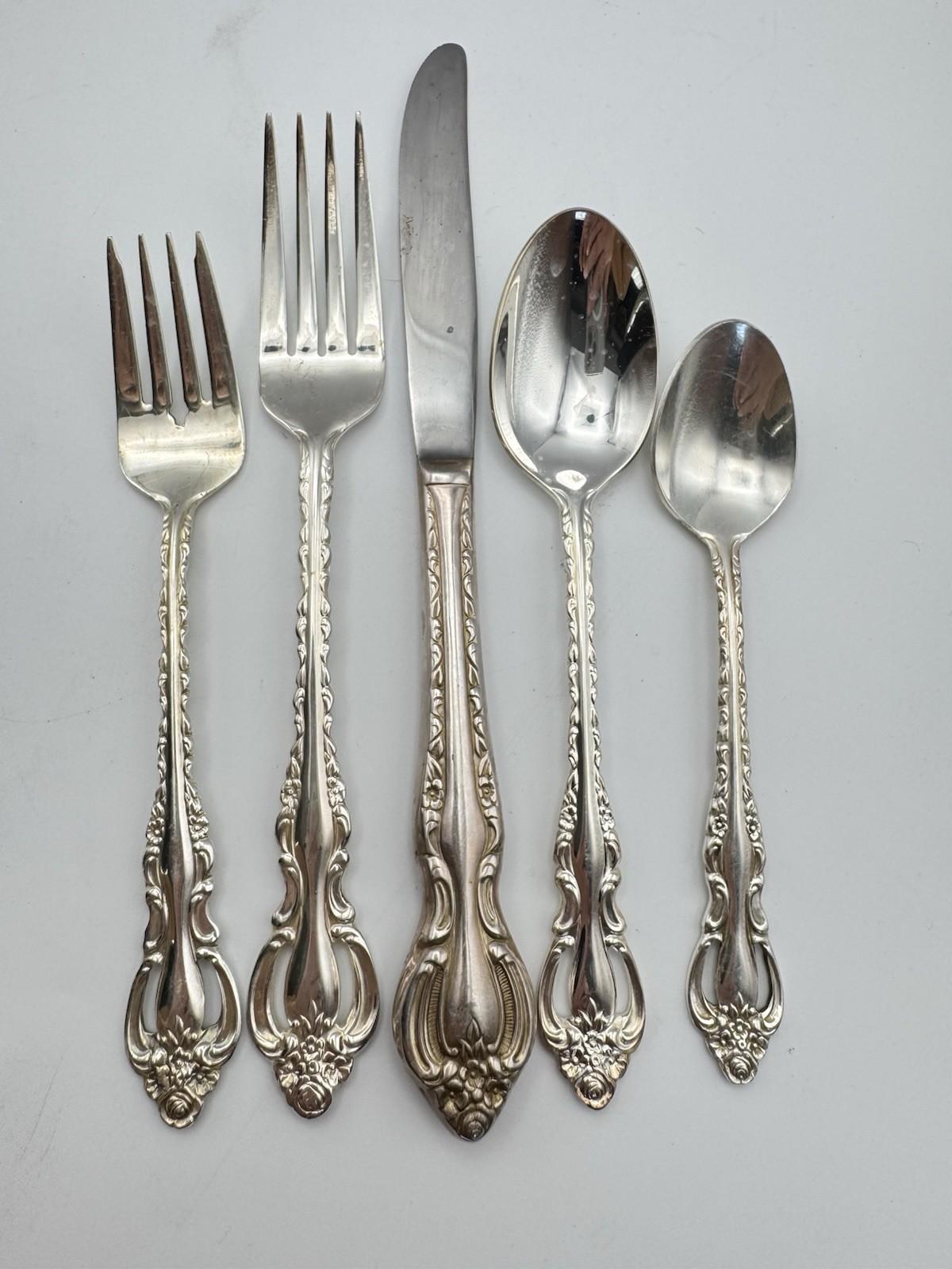 74 Pcs Countess International Silver 1969 Silverplate Flatware Set Cloth Case