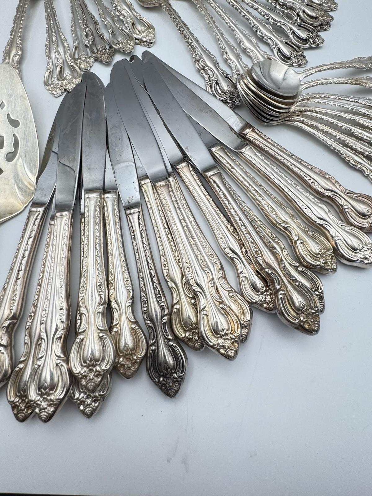 74 Pcs Countess International Silver 1969 Silverplate Flatware Set Cloth Case