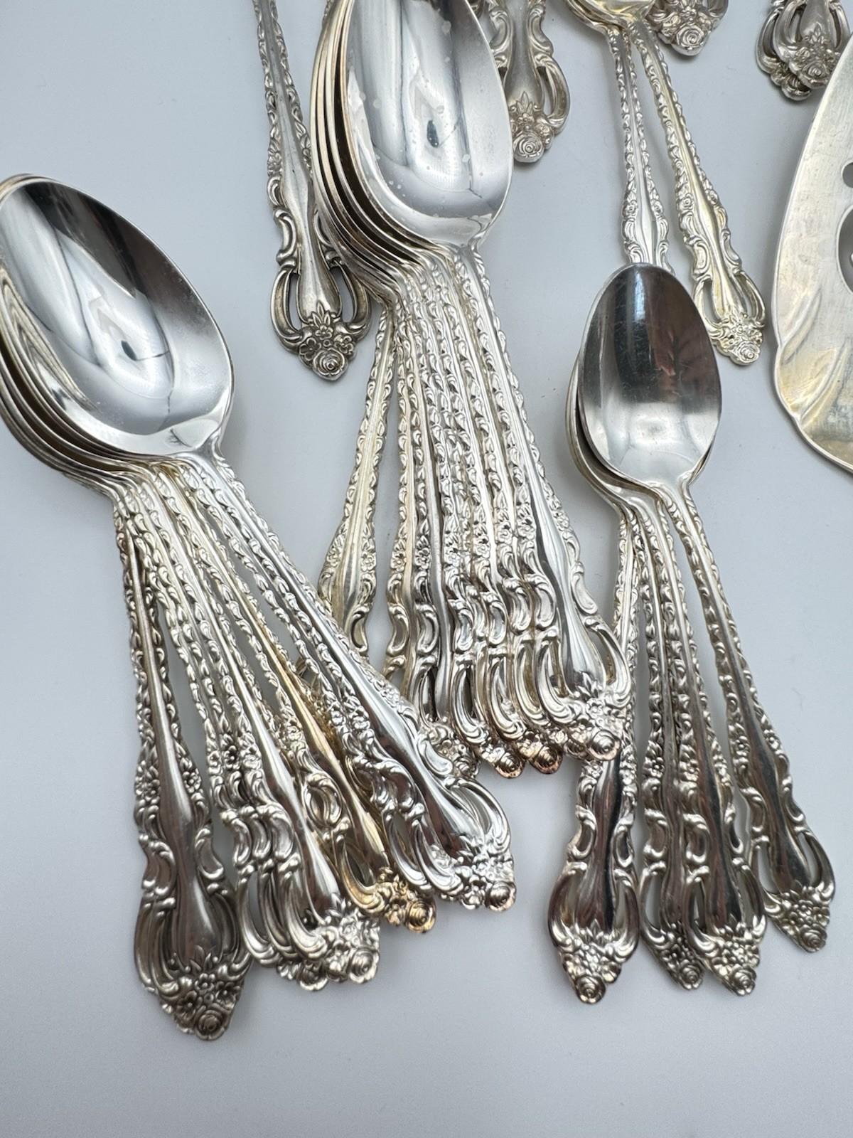 74 Pcs Countess International Silver 1969 Silverplate Flatware Set Cloth Case