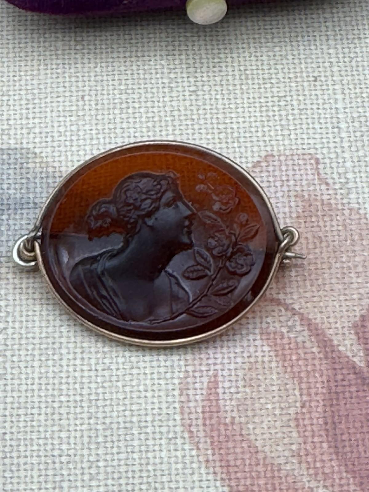 Antique Resin Intaglio Cameo Brooch Gold Filled Frame 1.5” x 1”