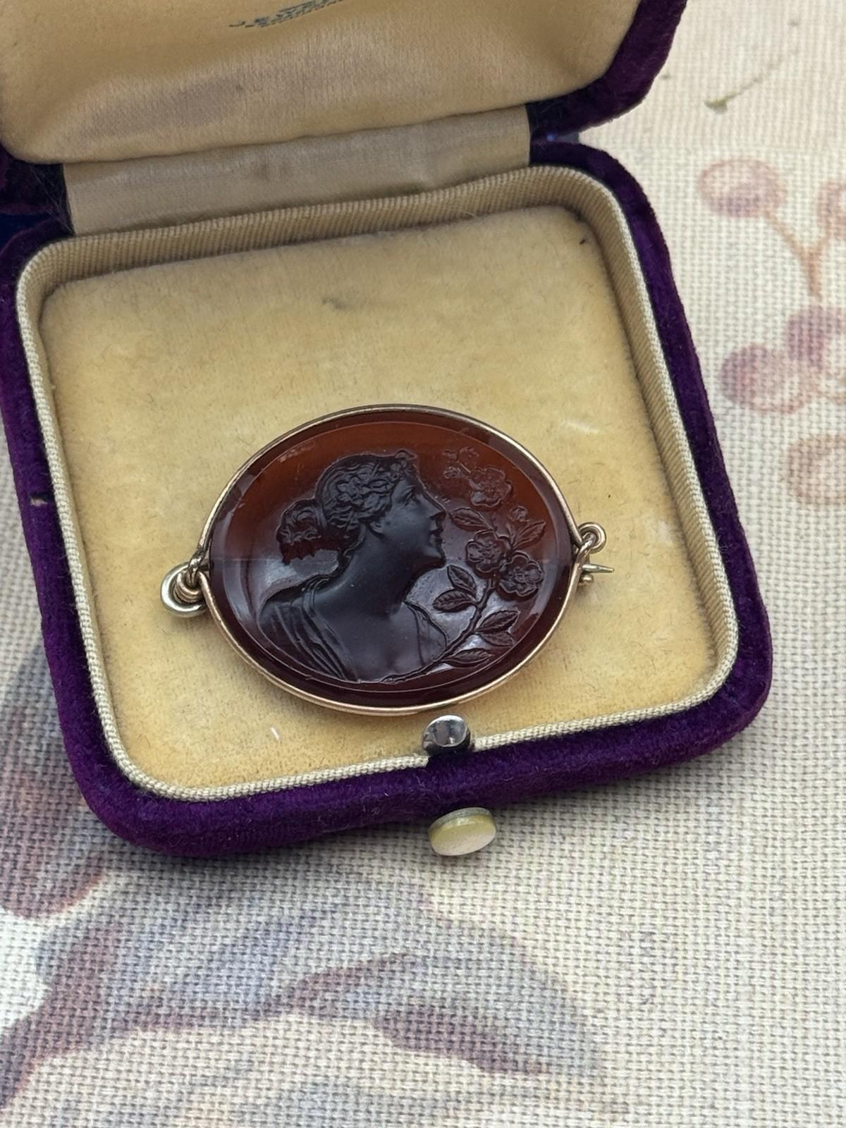 Antique Resin Intaglio Cameo Brooch Gold Filled Frame 1.5” x 1”