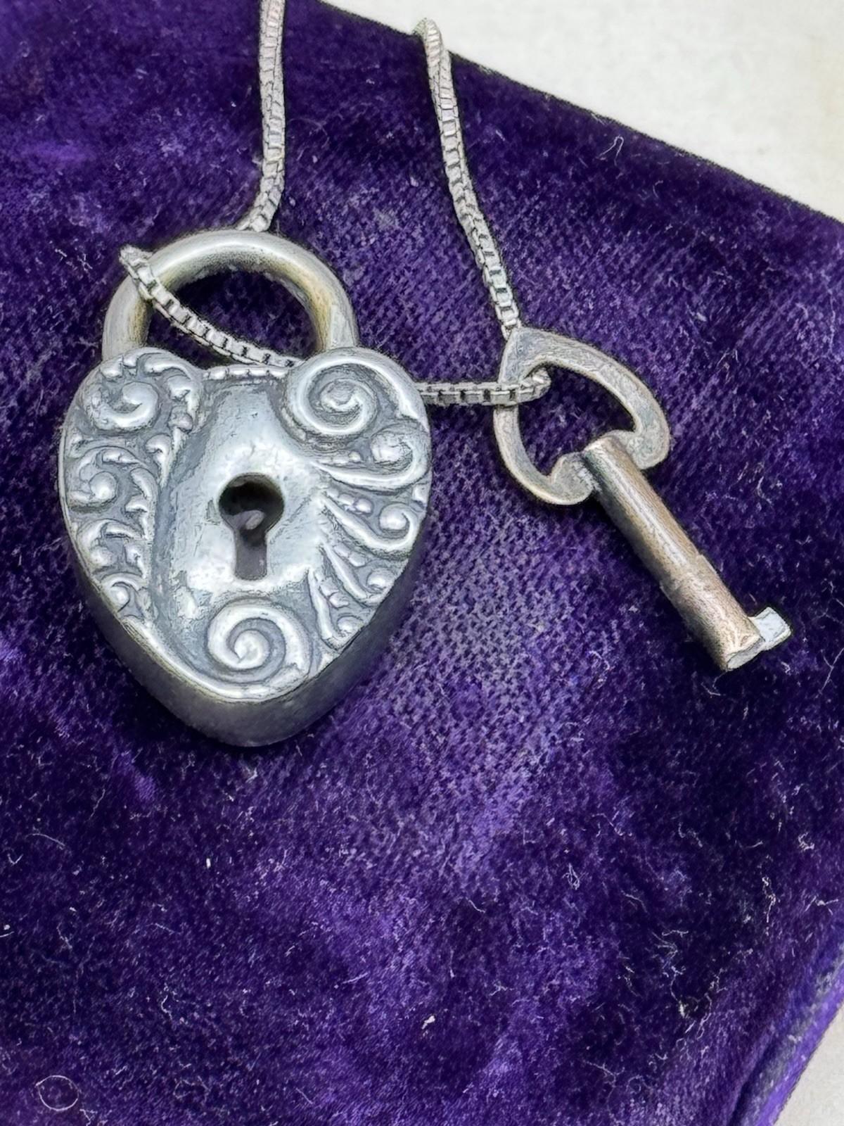 Antique Victorian Sterling Heart Padlock Locket Key 19” Sterling Chain Necklace