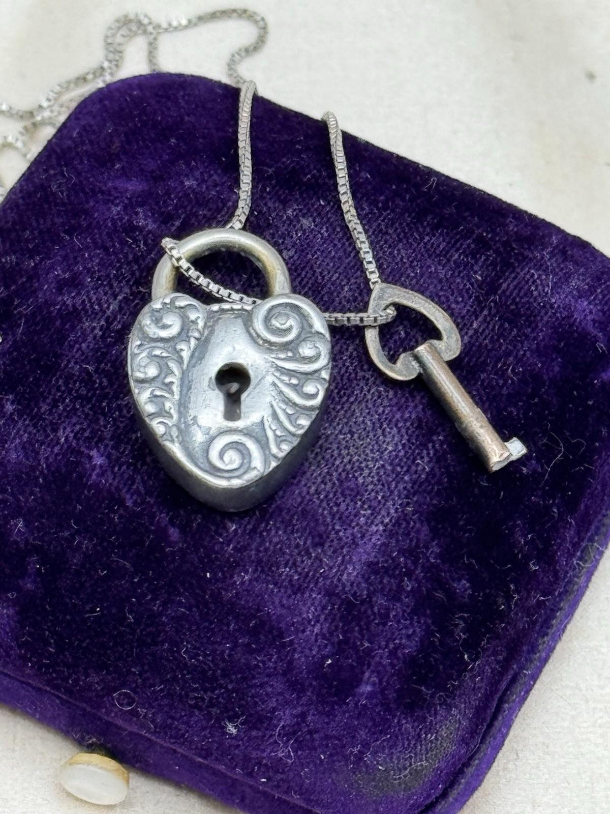 Antique Victorian Sterling Heart Padlock Locket Key 19” Sterling Chain Necklace