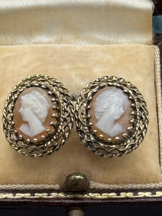 Vintage Cameo Earrings Sterling Vermeil Screw-back .6 x .5 Oval Carved Profile