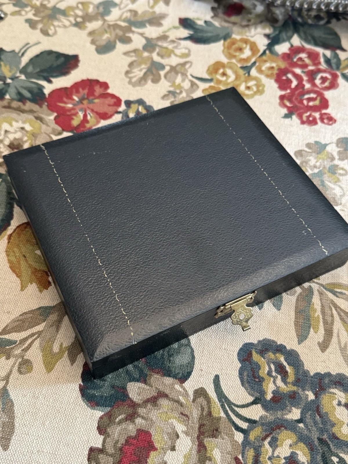 Mother Of Pearl Knives Vintage Sheffield Set Six Sterling Ferrule Cased 6.3in