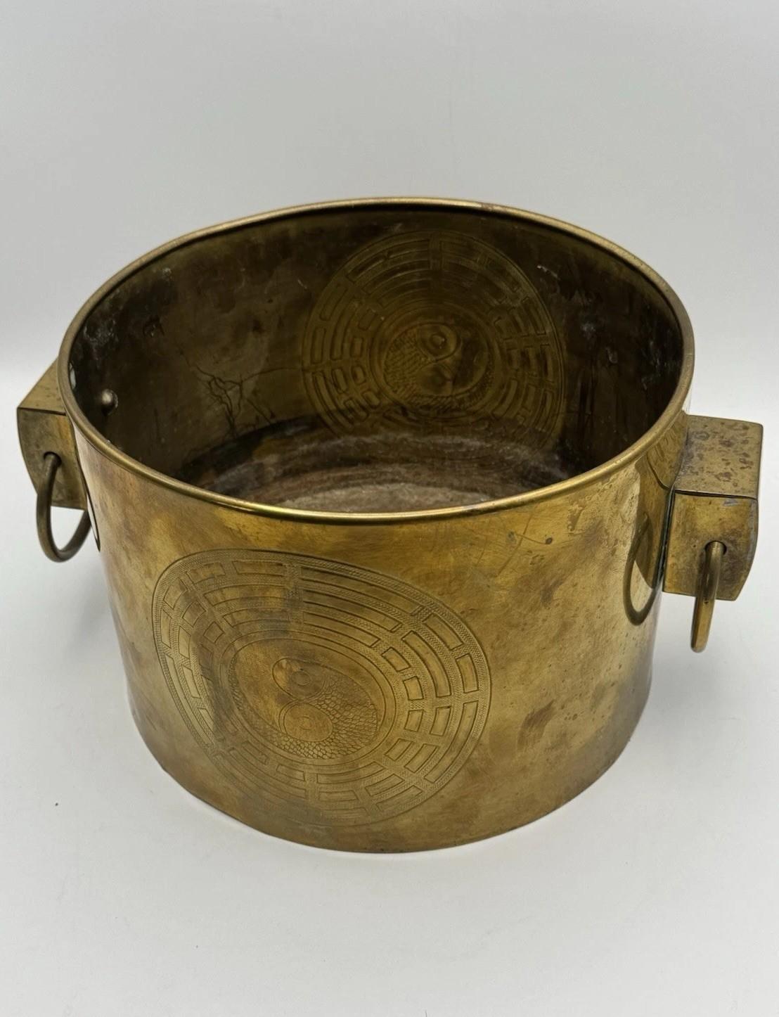 Vintage Brass Wine Cooler Planter Handled Feng Shui Yin Yang Design 9.5” X6.5”