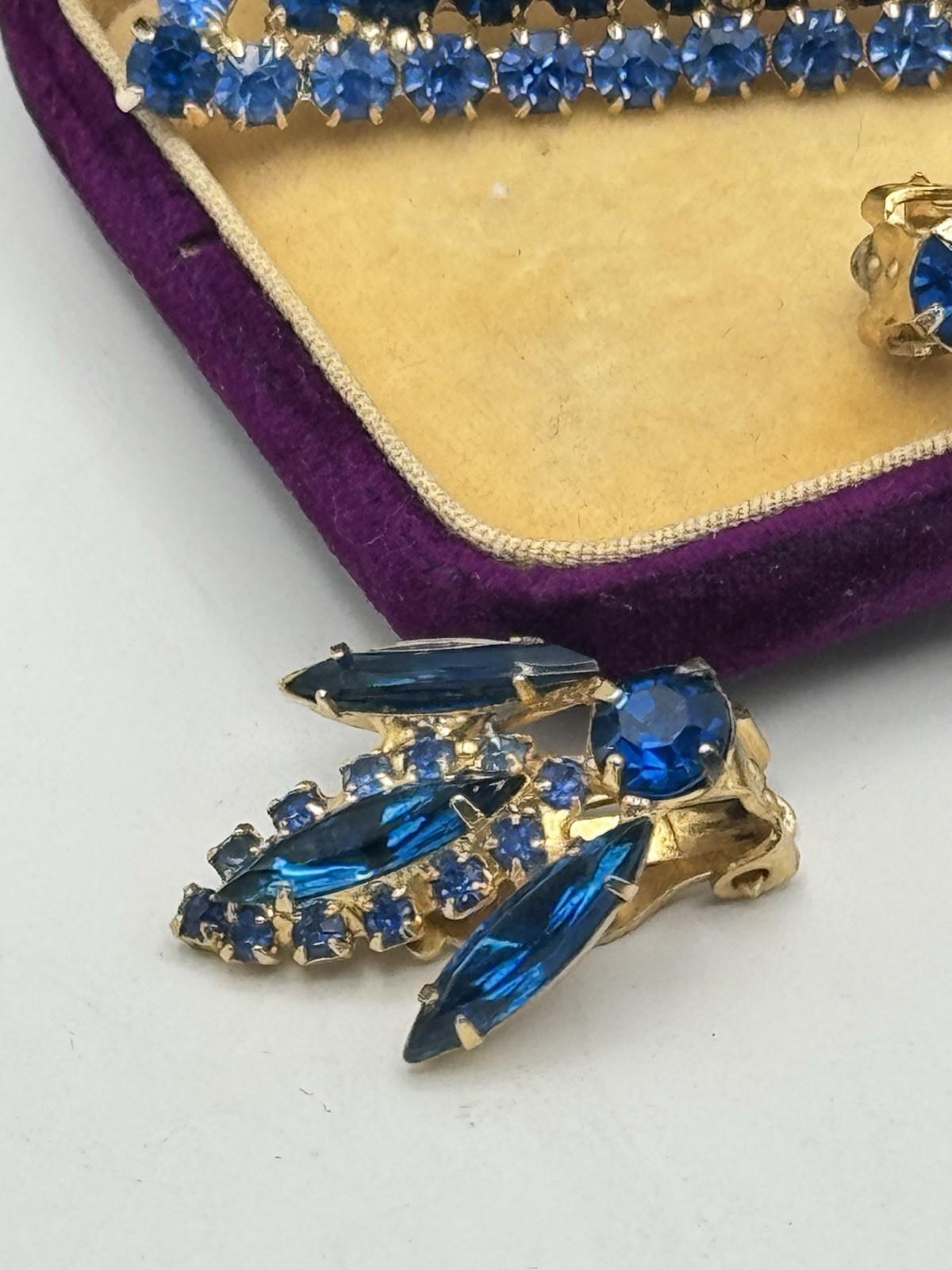 Vintage Jewelry Set Juliana Style Electric Blue Brooch & Earrings