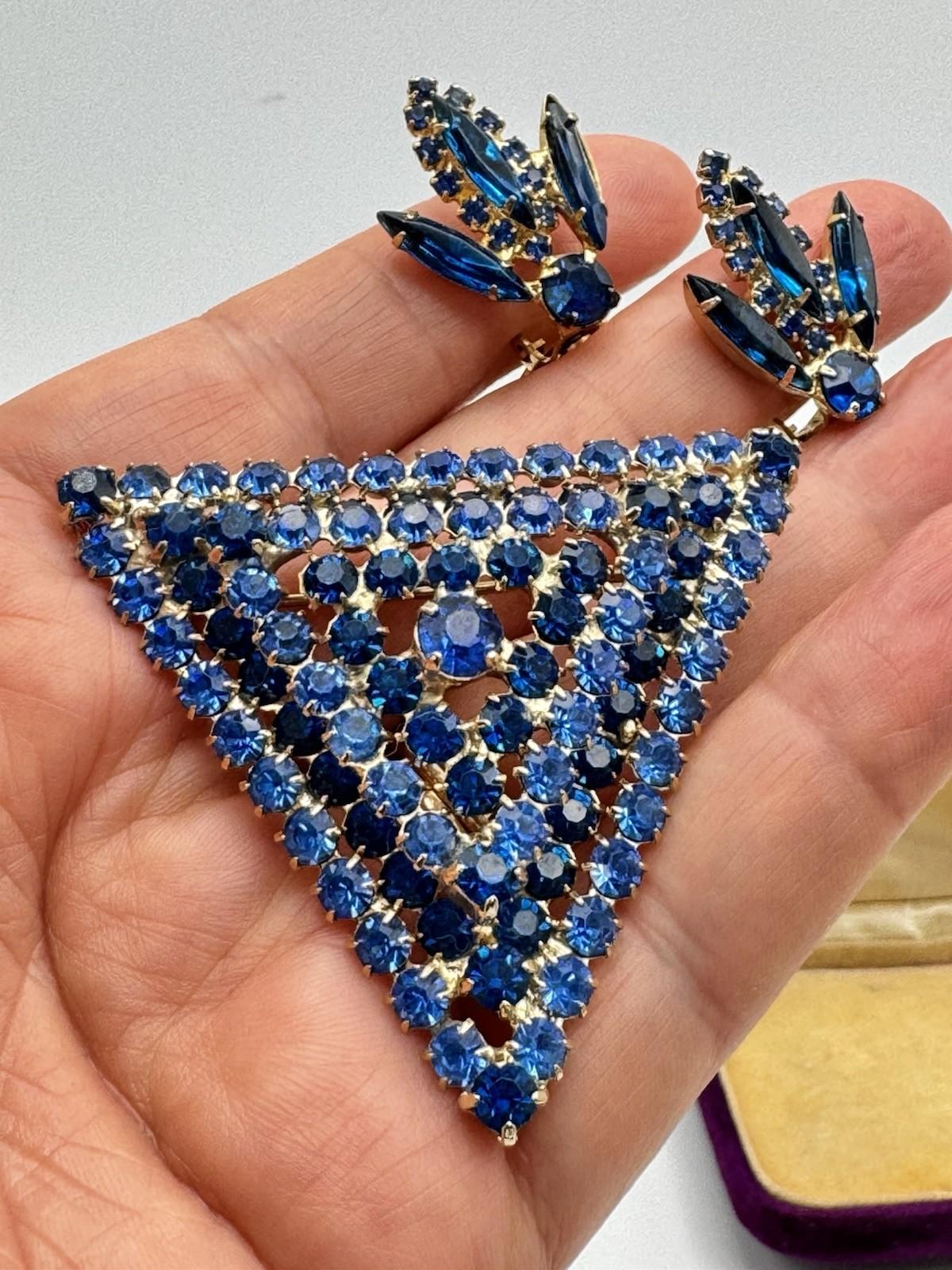 Vintage Jewelry Set Juliana Style Electric Blue Brooch & Earrings