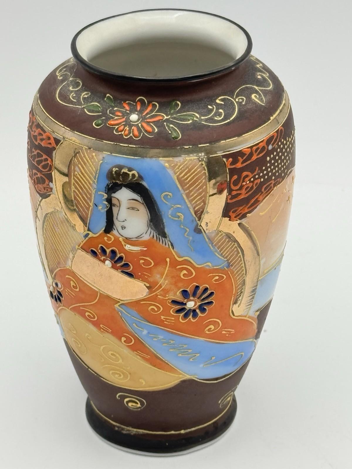 Vintage Japanese Vase Moriage Geisha Hand Painted Gilt Enamel 5” 2” Opening
