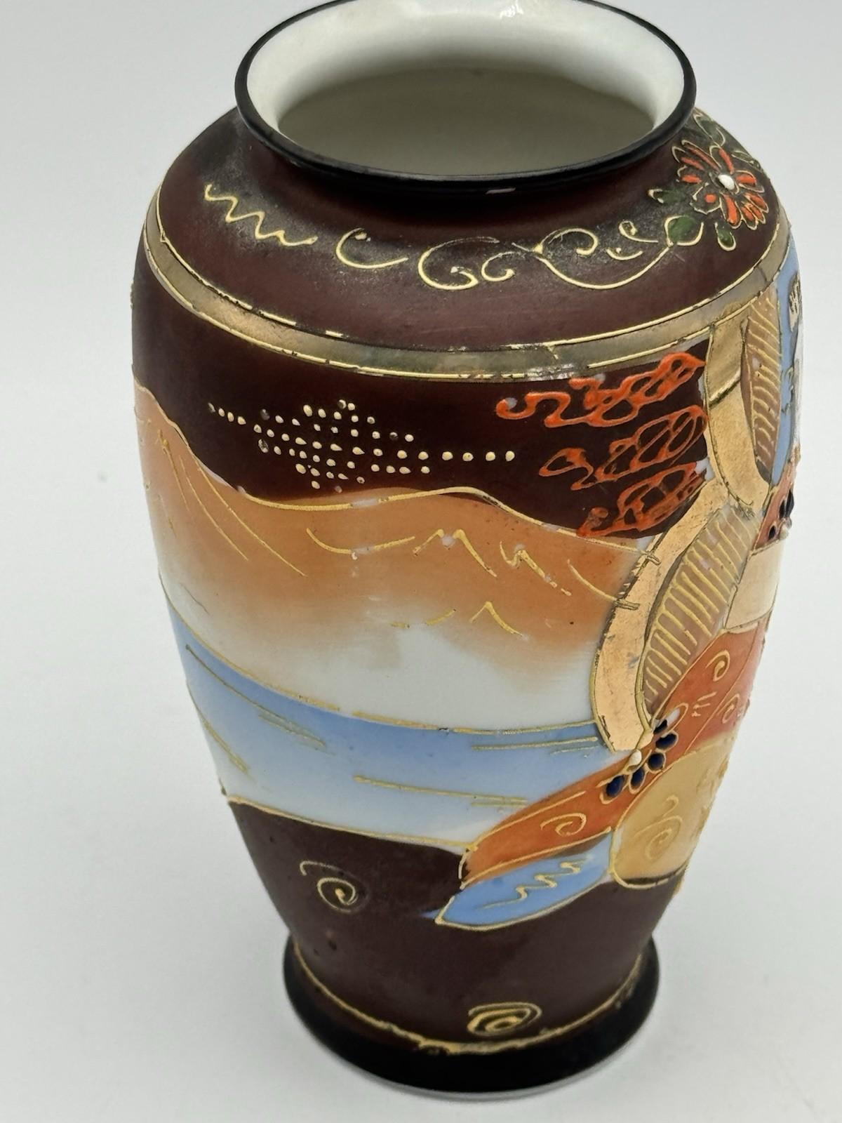 Vintage Japanese Vase Moriage Geisha Hand Painted Gilt Enamel 5” 2” Opening