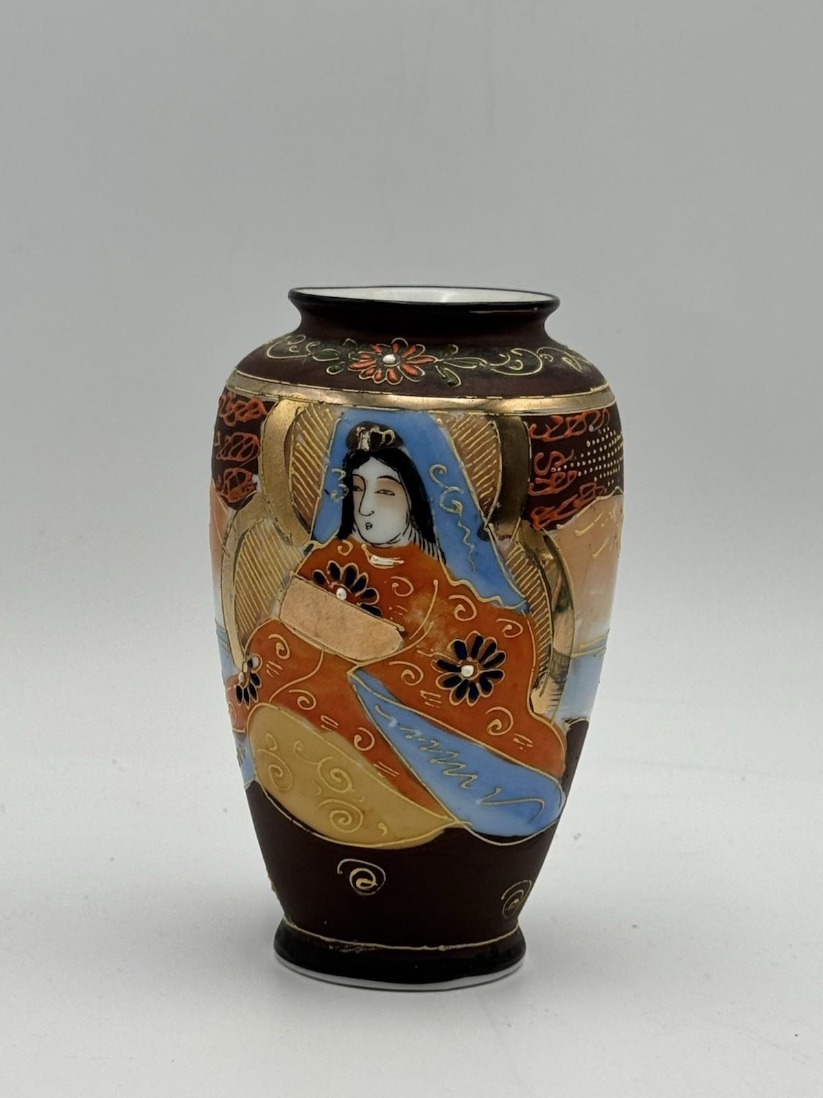 Vintage Japanese Vase Moriage Geisha Hand Painted Gilt Enamel 5” 2” Opening