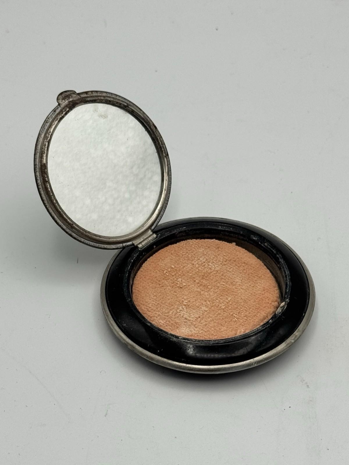 Vintage Souvenir Compact Waco Texas Black Enamel Scenic Round 2.75”