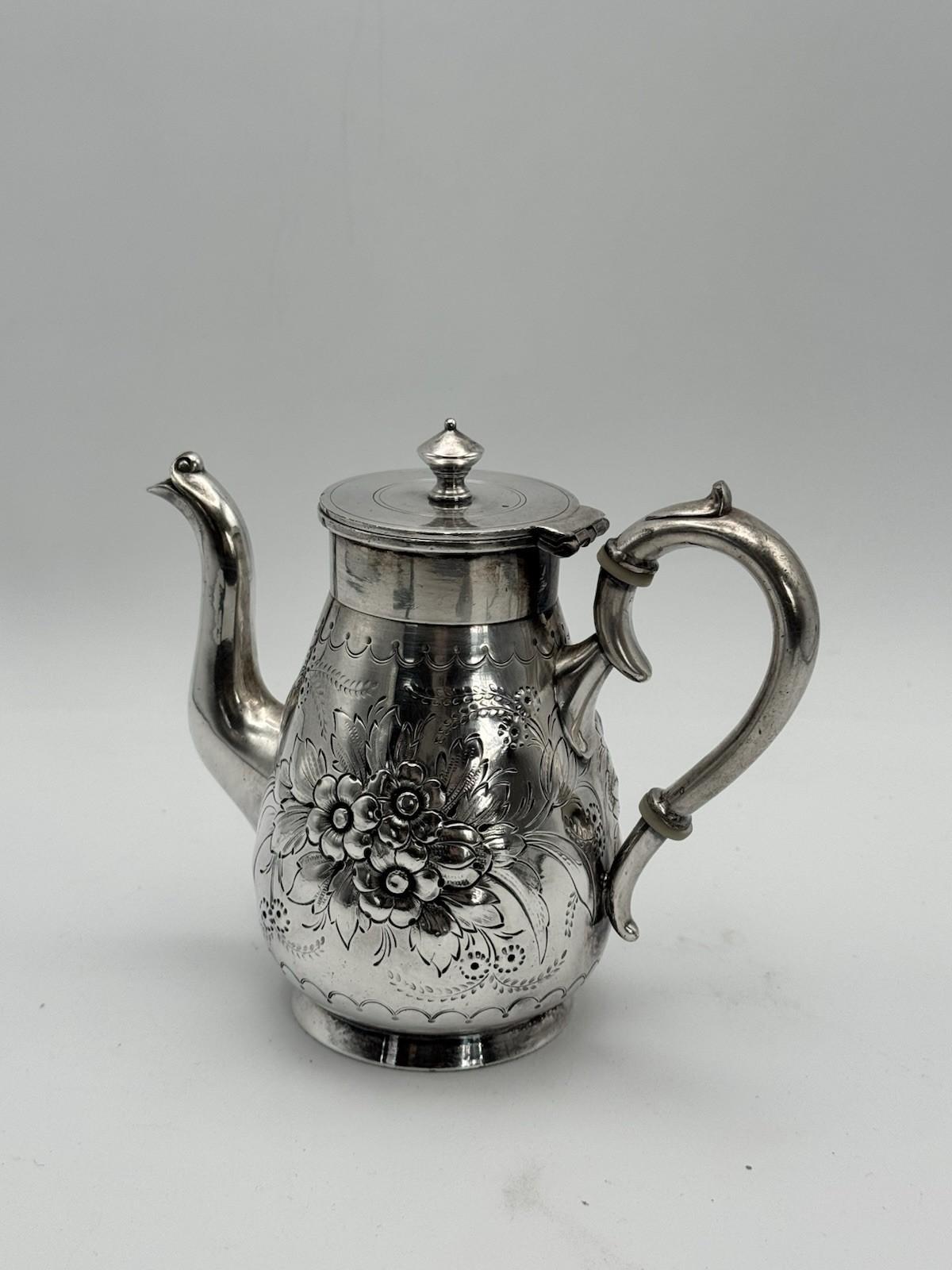 Antique Silverplate Coffee Tea Pot Meriden B Company Repousse Floral Hinged Lid