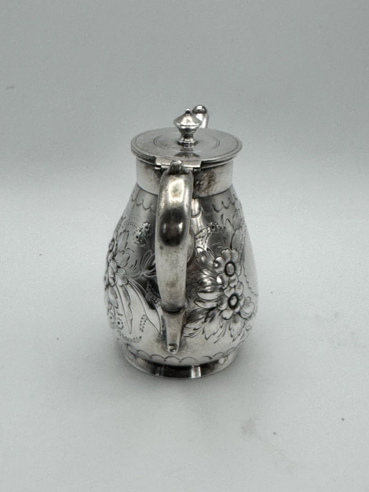 Antique Silverplate Coffee Tea Pot Meriden B Company Repousse Floral Hinged Lid